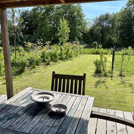 Vrijstaand Chalet Met Veel Buitenruimte En Veranda Zuid-Scharwoude Exterior foto